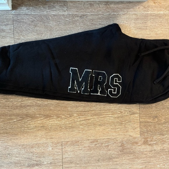 Gently used Judith March Mrs. Sweatpants - Picture 5 of 8